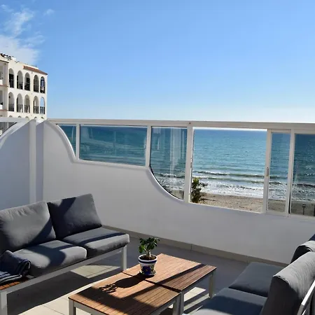 Beachfront Heaven - Carvajal 아파트