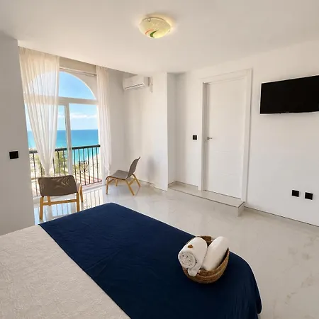 Beachfront Heaven - Carvajal *