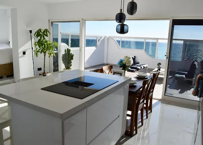 Beachfront Heaven - Carvajal