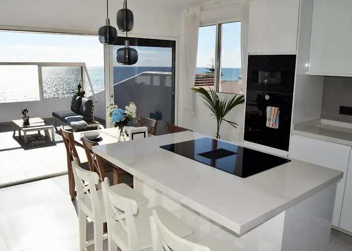Beachfront Heaven - Carvajal Appartement