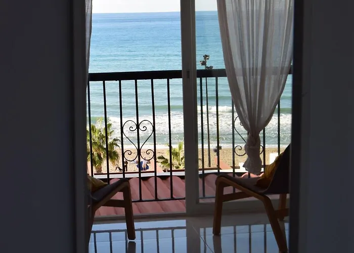 Beachfront Heaven - Carvajal Фуэнхирола