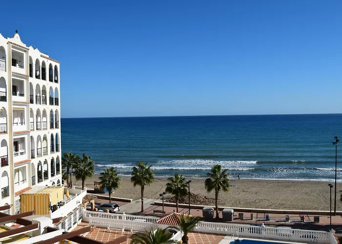 Beachfront Heaven - Carvajal *